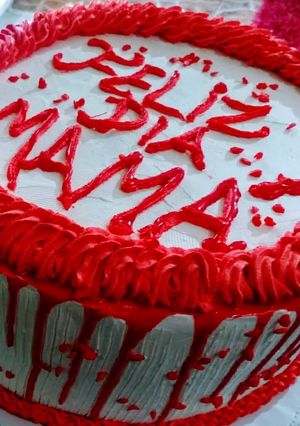 Una foto de Torta durazno crema y manjar
