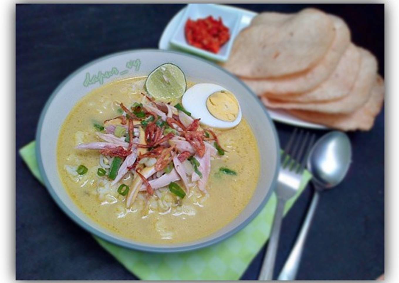 SOTO KEMIRI (Soto Ayam bersantan)