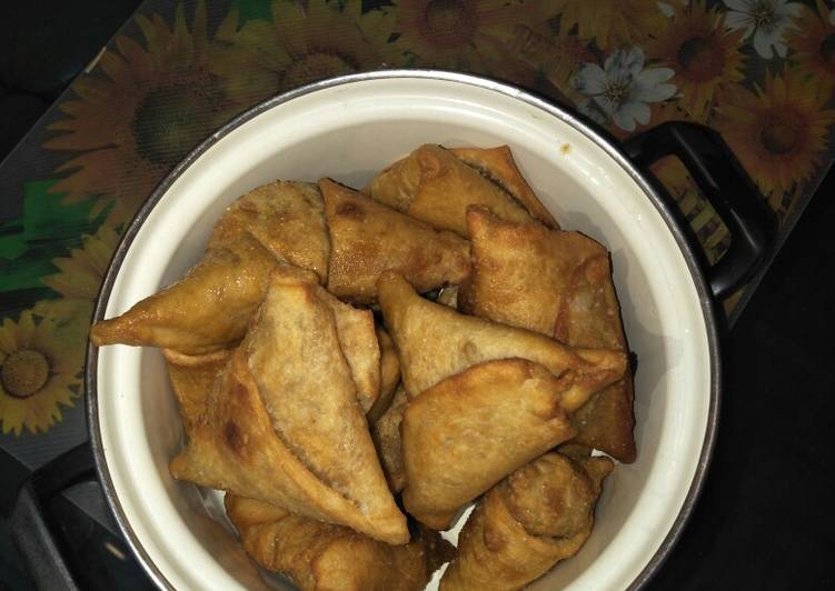 First time&hellip;beef samosas😋