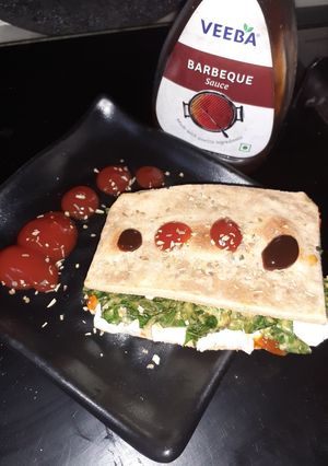A picture of Roti bread spinach sandwich.