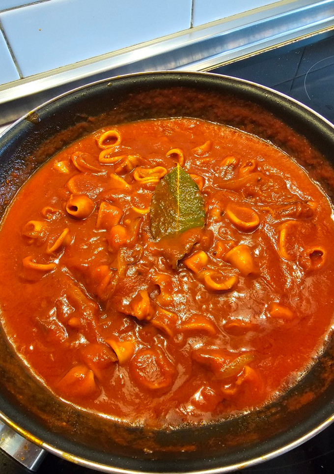 Una foto de Calamares encebollados