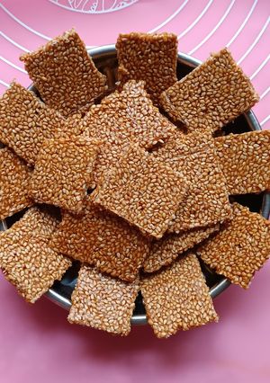A picture of Sesame Chikki (Til Aur Gud Ki Chikki).