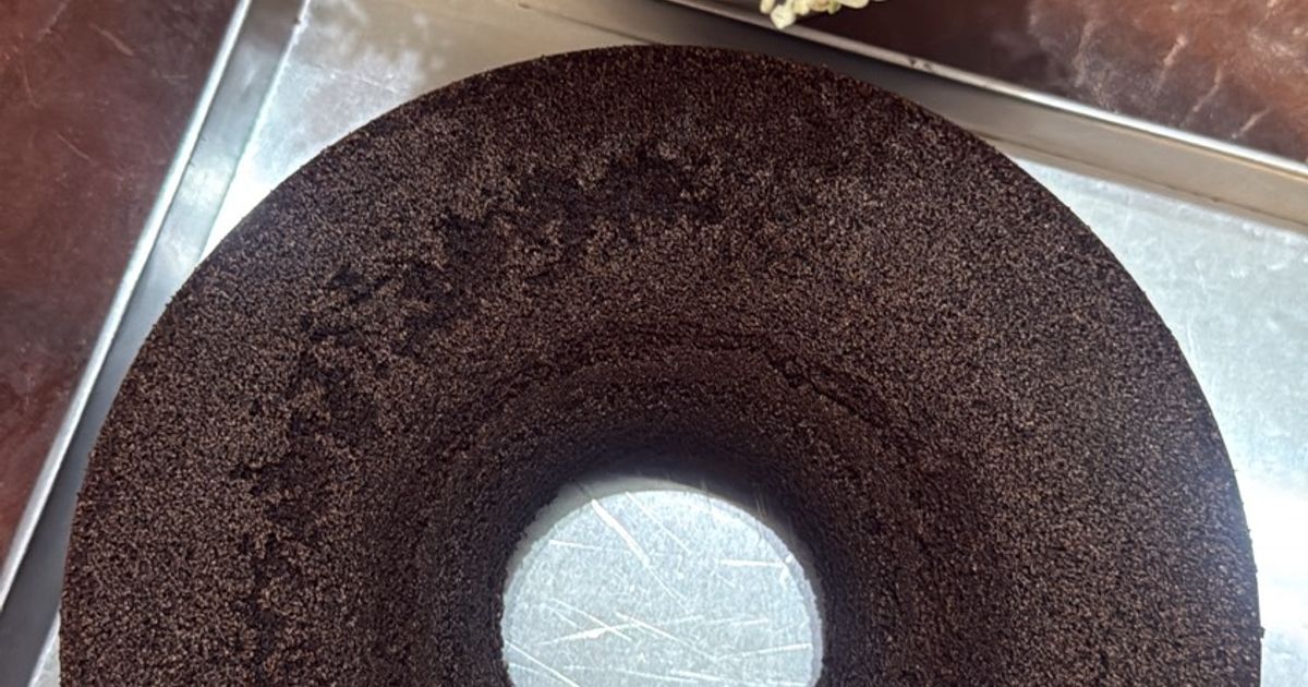 Bolu Ketan Hitam Keju Lumer