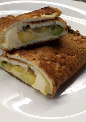 Una foto de Omelette de queso y palta XL