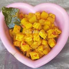 A picture of Sambel goreng kentang,udang,tahu.