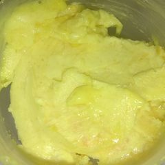 A picture of Mango Ice Cream.