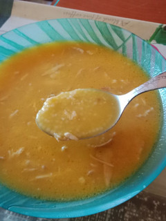 Una foto de Sopa de verduras y pollo