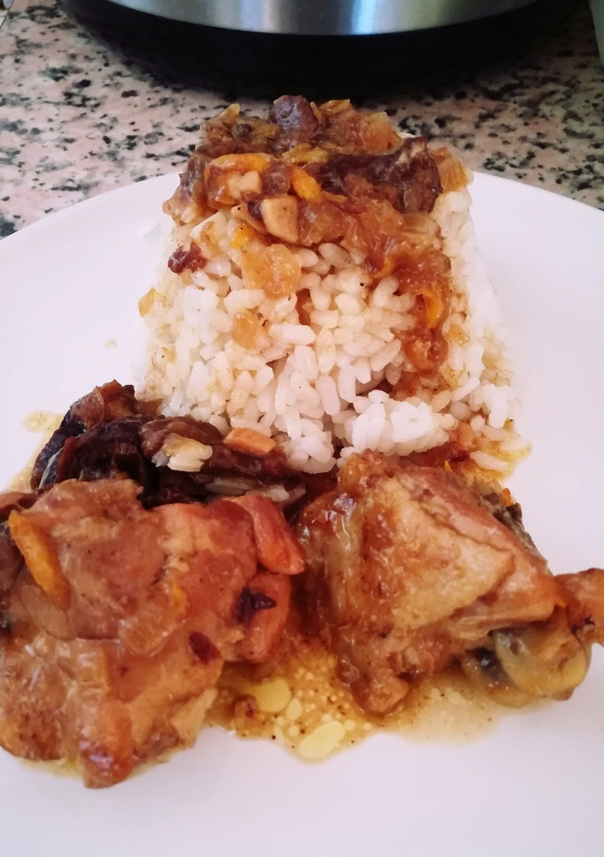 Una foto de Pollo con ciruelas a la naranja