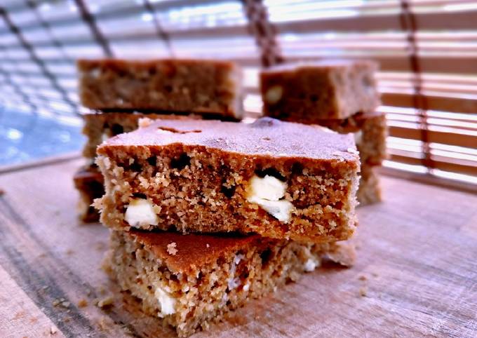 Blondies al caffe caramellato e cioccolato bianco