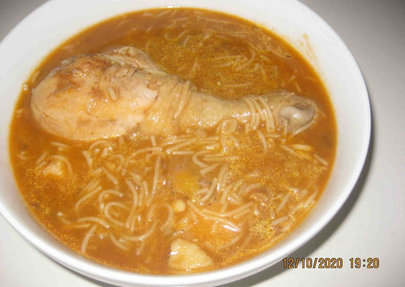Sopa de pollo