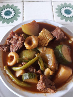 Una foto de Mole de olla de res
