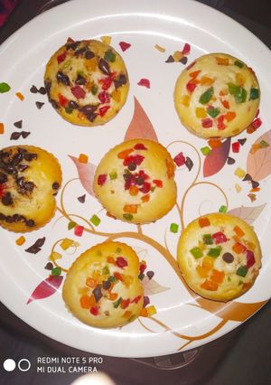 A picture of Tutty fruity cup cake.