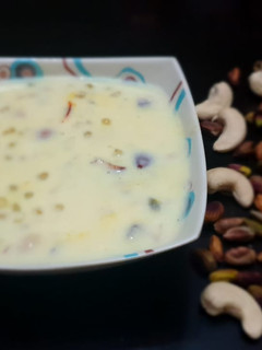 साबूदाना ड्राई फ्रूट खीर (sabudana dry fruit kheer recipe in Hindi) रेसिपी मुख्य फोटो