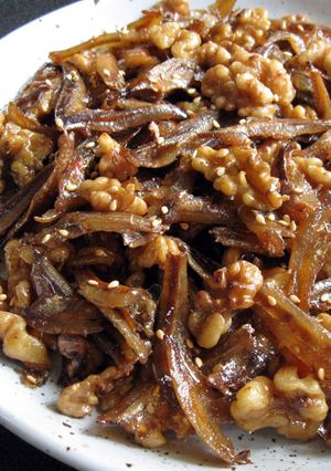 A picture of Scrumptious Fried ‘Ikan Bilis’ & Walnuts.