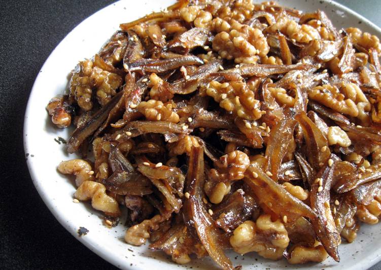 Recipe of Award-winning Scrumptious Fried ‘Ikan Bilis’ &amp; Walnuts