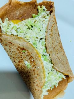 Una foto de Crepes de pollo y aguacate🥑🥑🍗🍗🍗🌮🌮