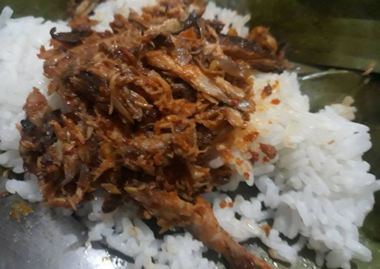 Nasi Bakar isi tongkol pedas