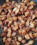 Thịt heo rim mè