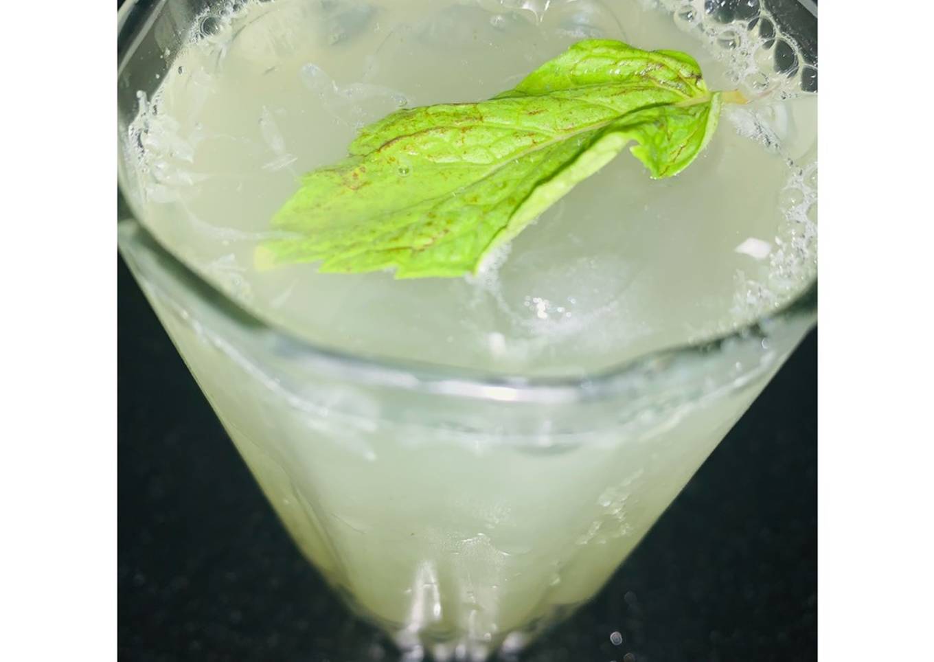 Raw mango mojito