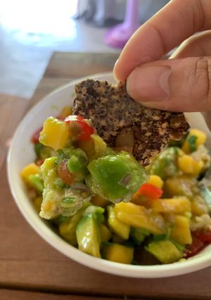 รูปของ สลัดมะม่วงอโวคาโด Avocado Mango Salsa (วีแกน มังสวิรัติ)