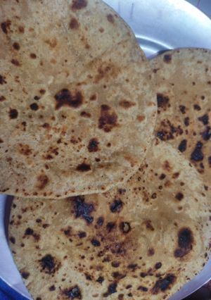 आलू के परांठे (aloo ke parathe recipe in Hindi) रेसिपी मुख्य फोटो
