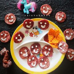 A picture of Cheesy Beetroot Smilies.