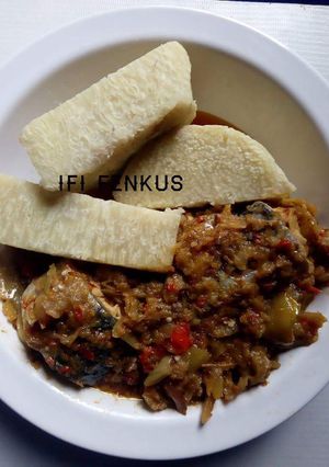 A picture of Yam and garden egg suace.