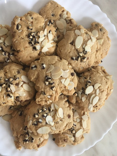 A picture of Soft-cookies with almonds.