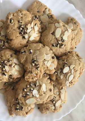 A picture of Soft-cookies with almonds.