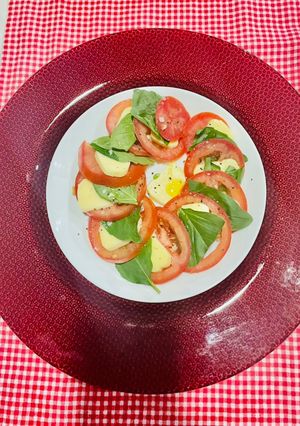 Una foto de Ensalada caprese 🇮🇹