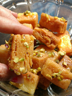 A picture of Layered khasta khurme.