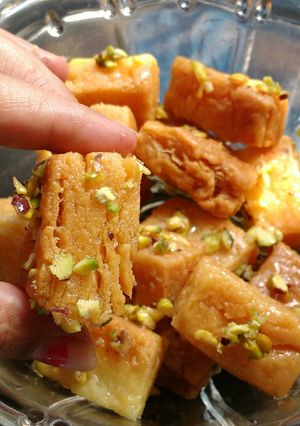 A picture of Layered khasta khurme.