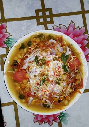 A picture of Tikki Chaat.