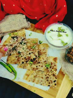 प्याज पनीर पराठा(pyaz paneer paratha recipe in Hindi) रेसिपी मुख्य फोटो