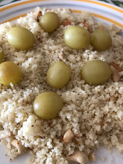 Una foto de Couscous con uvas