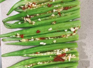 Hình của món Đậu bắp luộc xốt tỏi ớt.