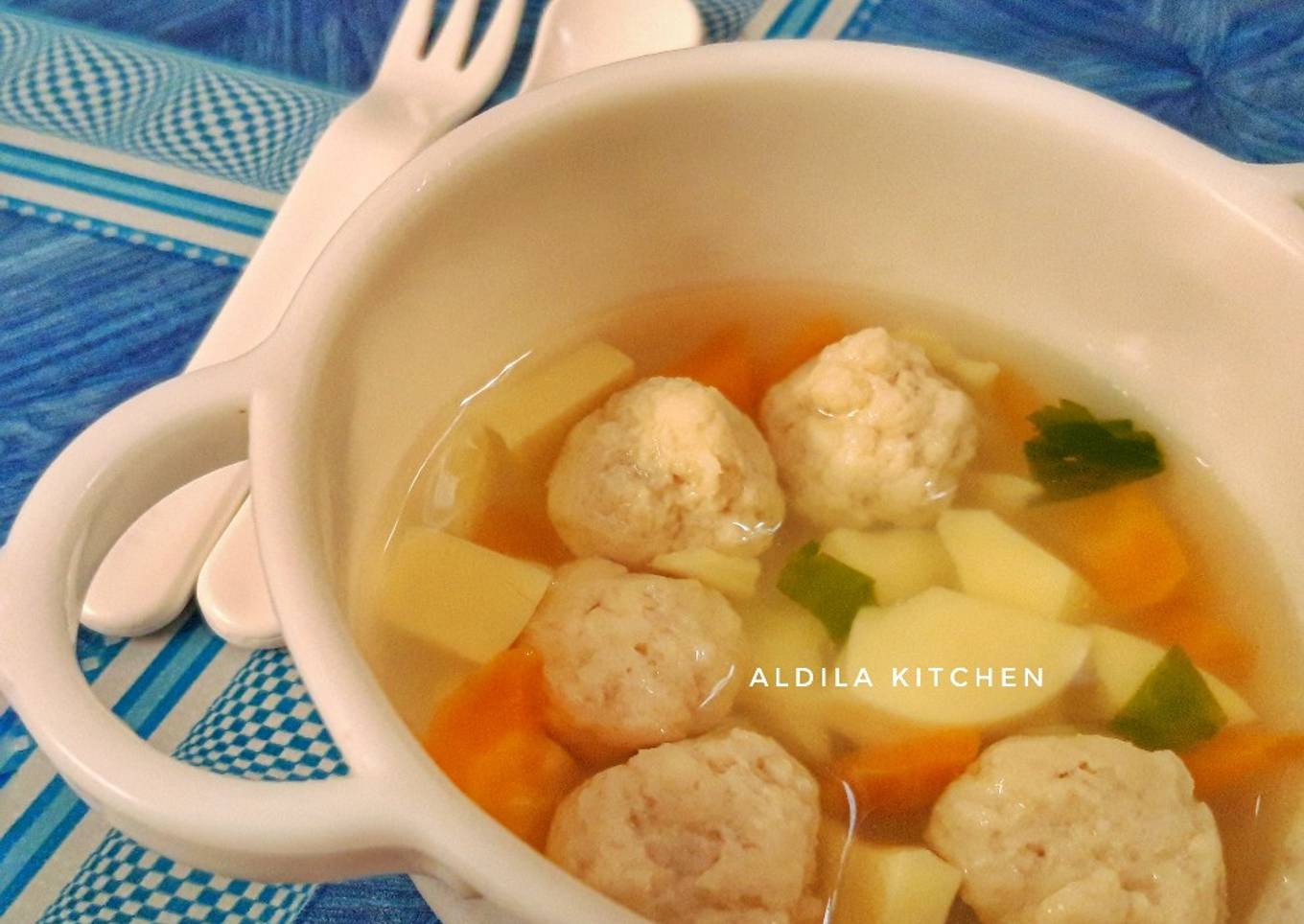 Sop Bola Ayam Simple (MPASI 12+)