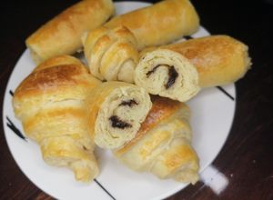 Una foto de Croissants y chocolatines de masa danesa 🥐