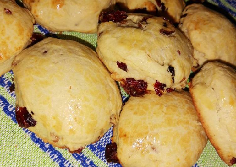 Scones con nuez y arándano