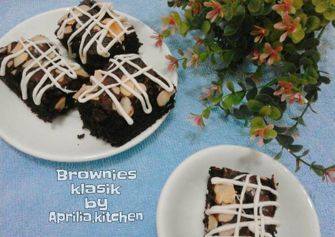 Resep Brownies panggang klasik no mixer Resep Brownies panggang klasik no mixer