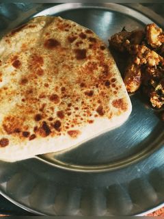 नमक अजवाइन पराठा(NamakAjwain paratha recipe in Hindi) रेसिपी मुख्य फोटो