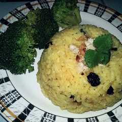 A picture of Arroz a la nuez y cúrcuma.