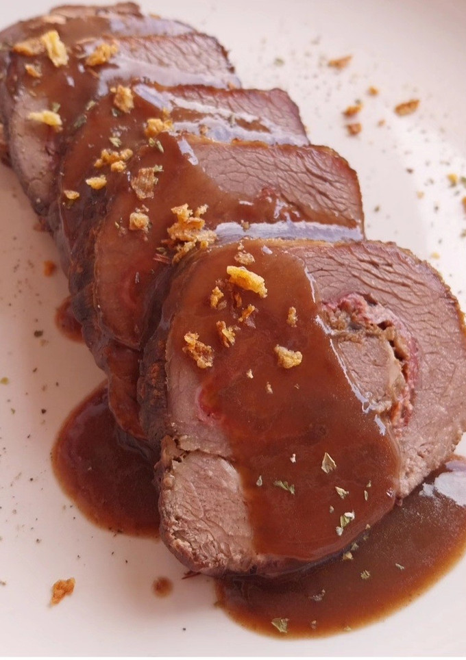 Una foto de Ternera rellena de rovellons y jamón