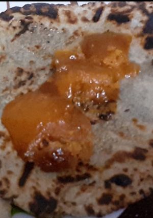 A picture of Bajre ki roti.