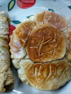 A picture of Fried Bread and Rolled Omelette.