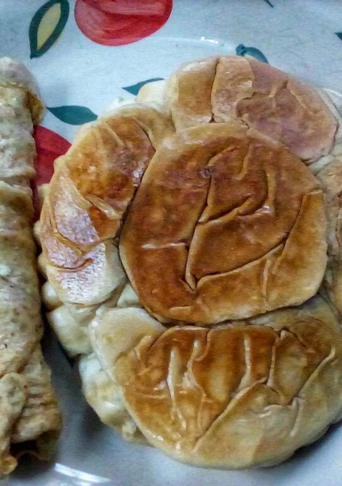 A picture of Fried Bread and Rolled Omelette.