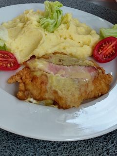 Hagymás bundában sült csirkemell recept recept fotója