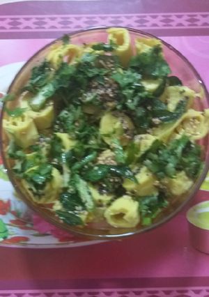 A picture of Khandvi.
