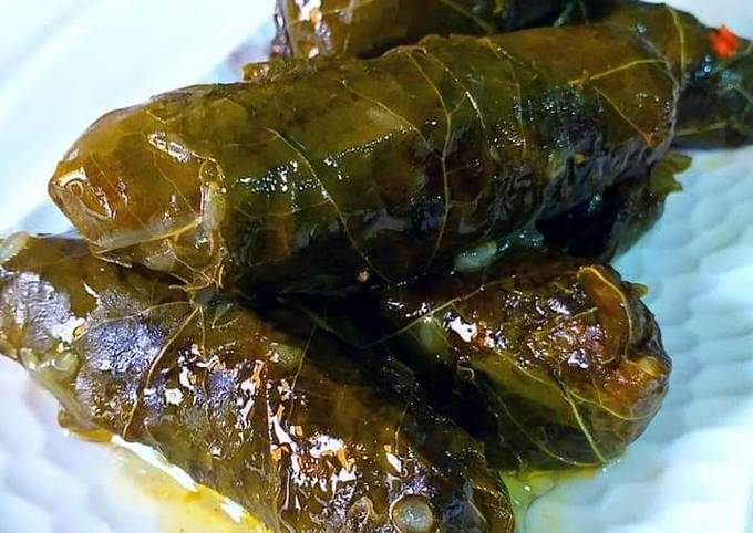 Hojas de Parra rellenas de carne picada con menta y cítricos Receta de  Alexis Urrutia- Cookpad