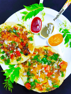 रवा उत्तपम (Rava Uttapam recipe in Hindi) रेसिपी मुख्य फोटो